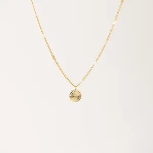 Everly Circle Necklace Gold