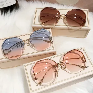 Stylish Ombre Sunglasses Perfect for Beach Travel